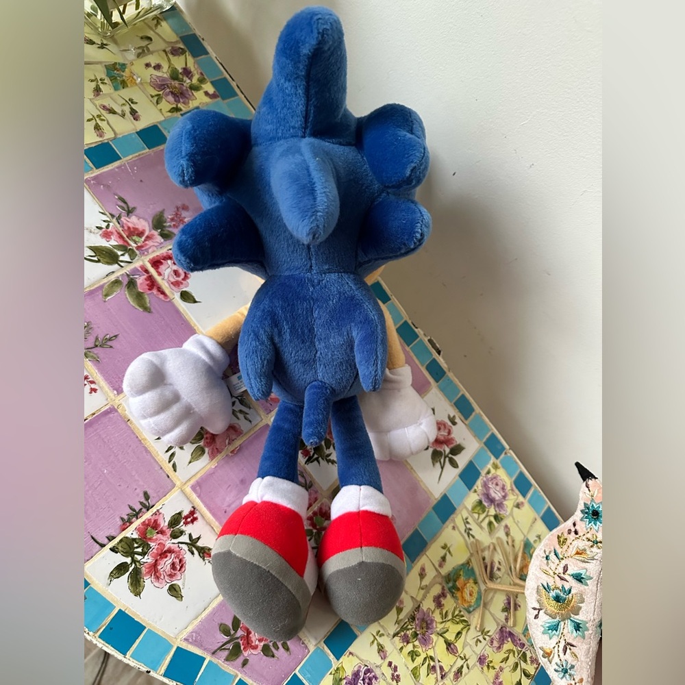 Sega Sonic the Hedgehog Blue and Red Hedgehog Plush Toy Stuffed Animal Stuffy - Picture 5 of 6